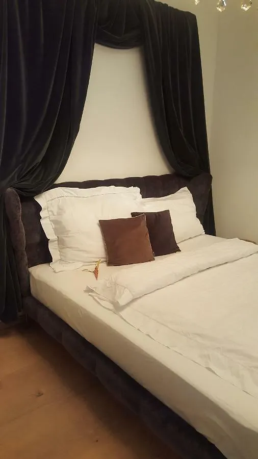 Downtown Vienna - Studioapartment Golden Quarters Apartament
